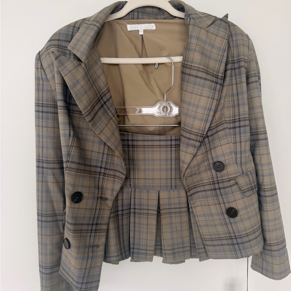 Revolve Plaid Blazer Jacket in Beige Plaid